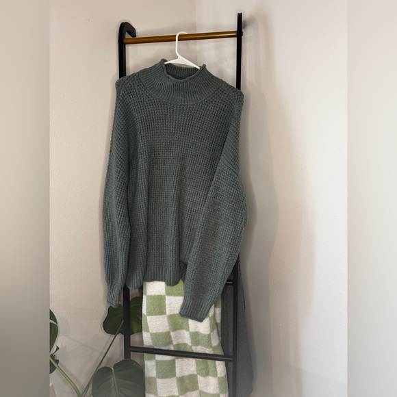 American Eagle Outfitters Green Turtleneck Sweater - Picture 6 of 6